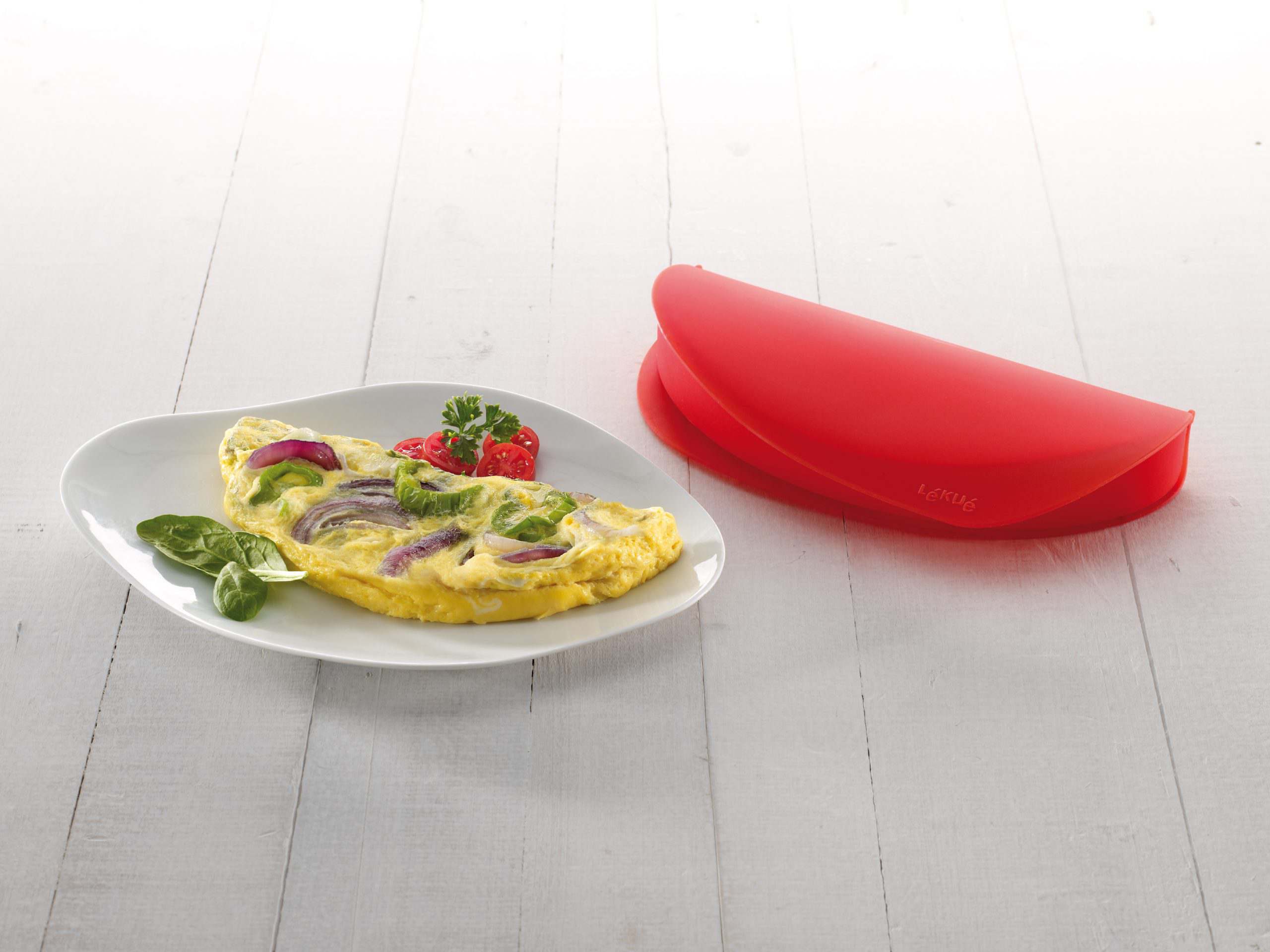 Veselīgas gatavošanas omlete olas Mikroviļņu krāsnī Lekue