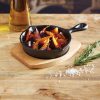 Serving Hot dish Cast Iron with Board Artesa