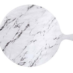 Ēdienu šķīvis, kas pasniedz vasaras marmora virtuves virtuvi