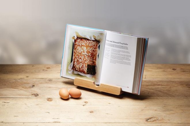 Natūralūs elementai Akacijos medžio kulinarinių knygų / planšetinių kompiuterių stovas