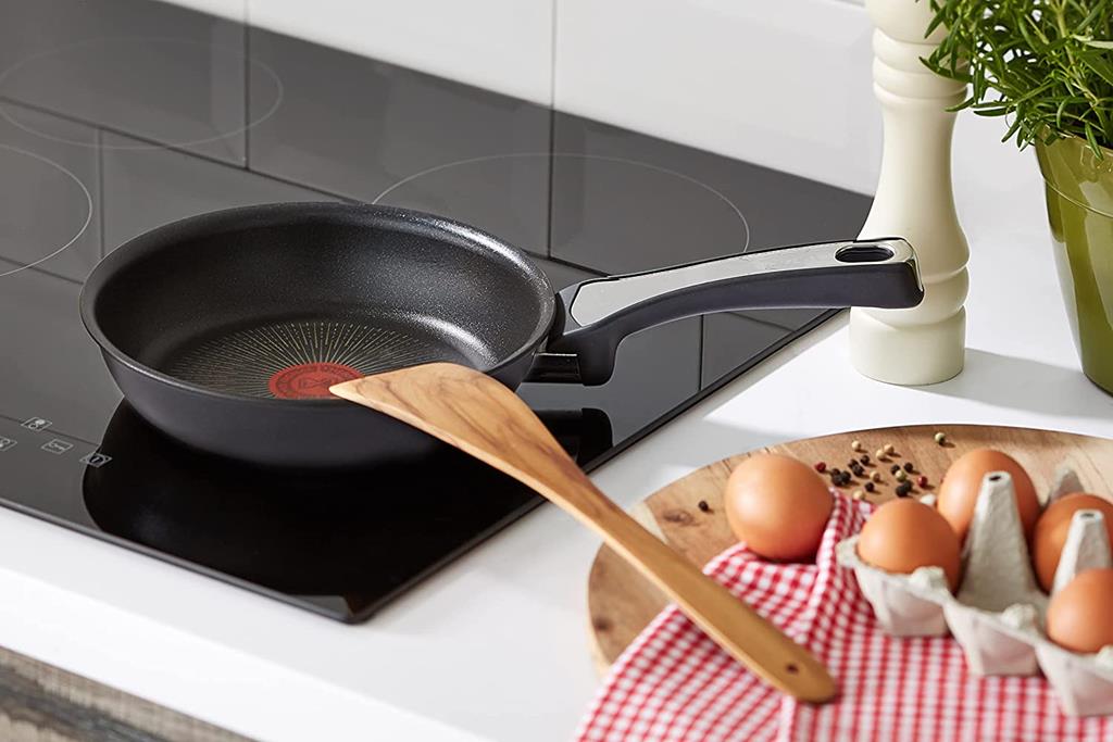  Tefal Daily Cook Frypan Titanium Non Stick 20cm, Multi, Large :  Home & Kitchen