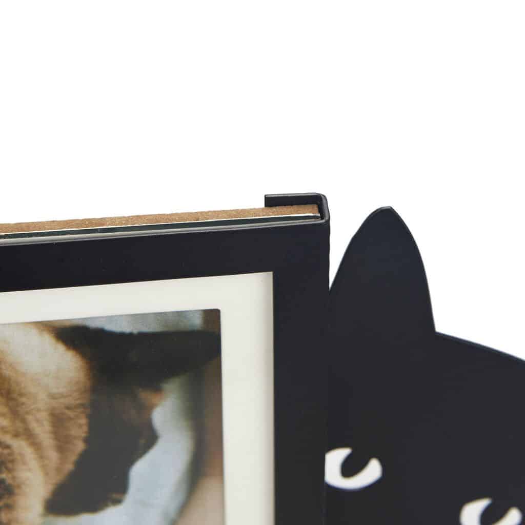 Rezervuota vieta Balvi nuotraukų rėmelis Hidden Cat – Horizontalus