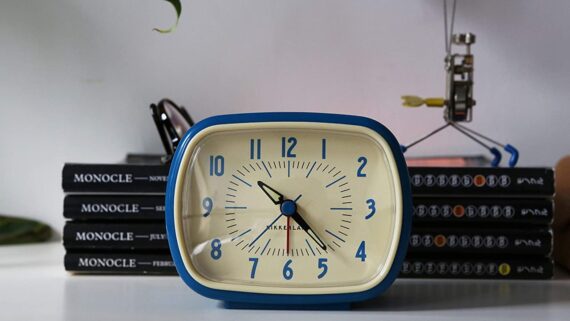 Kikkerland Retro Alarm Clock - Blue