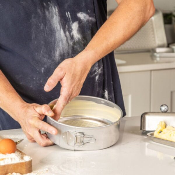 MasterClass Recycled Aluminium Springform Cake Tin - 20cm