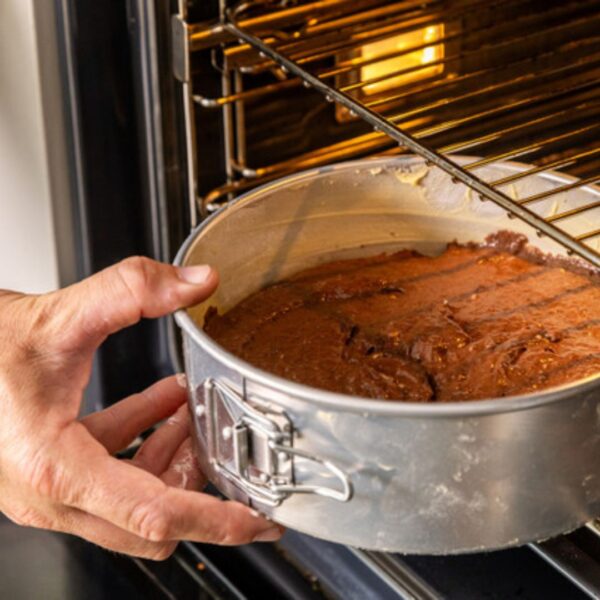 MasterClass Recycled Aluminium Springform Cake Tin - 20cm