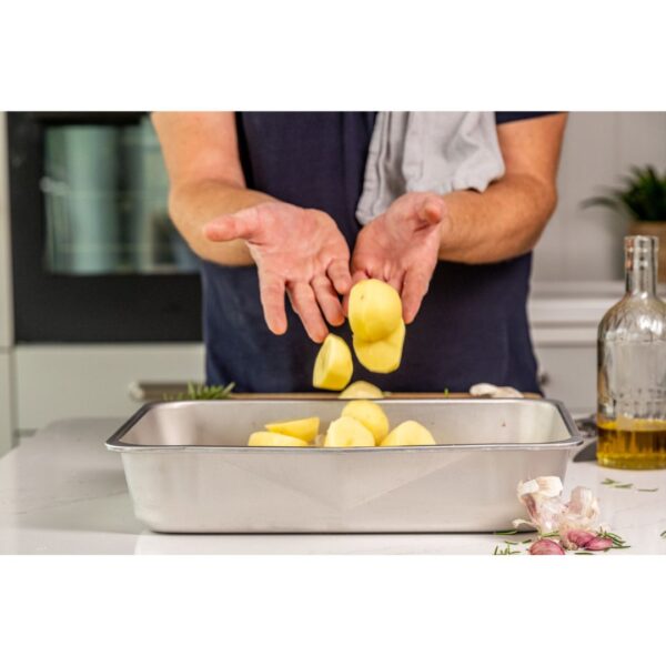 MasterClass Recycled Aluminium Roasting Pan with Pouring Spout - 40x29cm