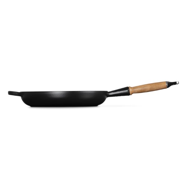 Le Creuset Cast Iron Frying Pan | Wooden Handle | 28cm | 2.6L - Image 3