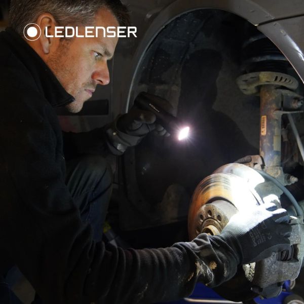 LedLenser C7R Classic Rechargeable Flashlight 1000lm - Image 9