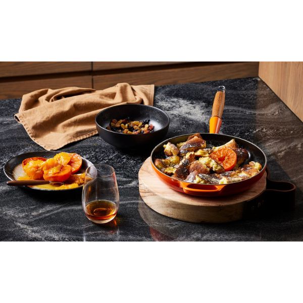 Le Creuset Cast Iron Frying Pan | Wooden Handle | 28cm | 2.6L - Image 9